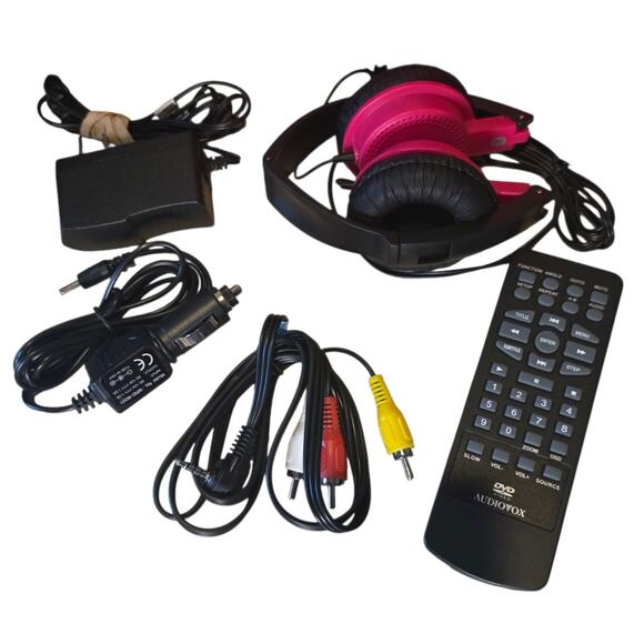 Audiovox DS9849 9″ Portable DVD Player w/ Case & Accessories Tested - Picture 4 of 9